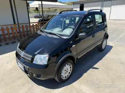 Usado Fiat Panda 4x4 Climbing 60 CV (44 kW) 2006 Negro Utilitario