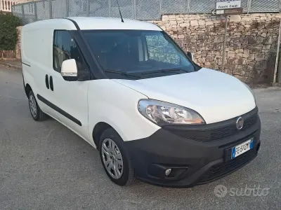 Usata Fiat Doblò 105 CV (77 kW) 2016 Bianco Monovolume