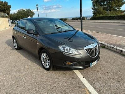 Usata Lancia Delta 120 CV (88 kW) 2009 Grigio Utilitaria