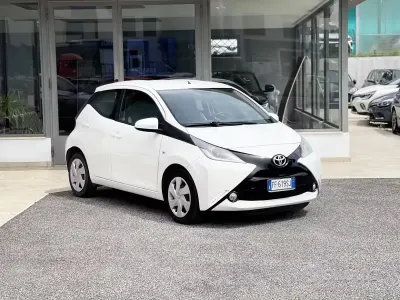 Usata Toyota Aygo 69 CV (50 kW) 2016 Bianco Utilitaria