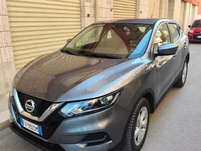 Usata Nissan Qashqai 110 CV (80 kW) 2018 Grigio SUV