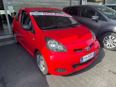 Usata Toyota Aygo 68 CV (50 kW) 2009 Rosso Utilitaria