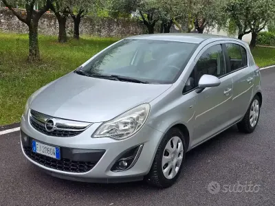 Usata Opel Corsa 85 CV (62 kW) 2011 Grigio Utilitaria