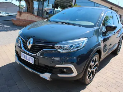 Usata Renault Captur Life 90 CV (66 kW) 2017 Grigio SUV