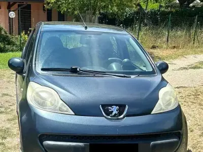 Usata Peugeot 107 68 CV (50 kW) 2006 Grigio Utilitaria
