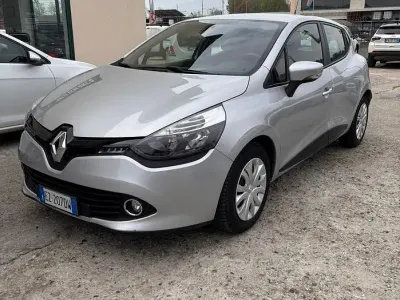 Usata Renault Clio IV 75 CV (55 kW) 2014 Grigio Berlina