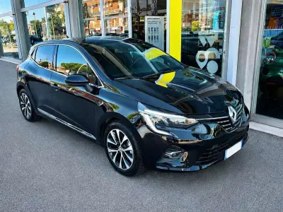 Usata Renault Clio V Techno 145 CV (106 kW) 2022 Nero Berlina