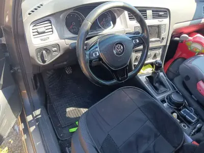 Usata VW Golf VII Highline 110 CV (80 kW) 2014 Berlina