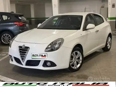 Usata Alfa Romeo Giulietta Progression 105 CV (77 kW) 2015 Bianco Utilitaria