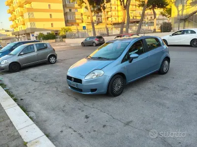Usata Fiat Grande Punto 75 CV (55 kW) 2007 Grigio Utilitaria