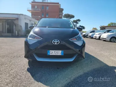Second-hand Toyota Aygo Connect Style 72 CP (52 kW) 2020 Negru Hatchback