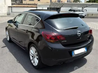 Usata Opel Astra Sport 160 CV (117 kW) 2011 Nero Berlina