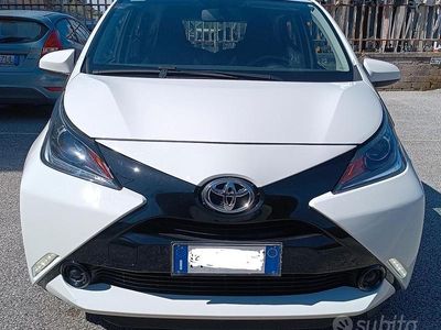 Usata Toyota Aygo Cool 69 CV (50 kW) 2017 Bianco Utilitaria