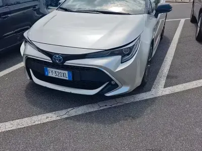 Usata Toyota Corolla Lounge 153 CV (112 kW) 2019 Grigio Berlina