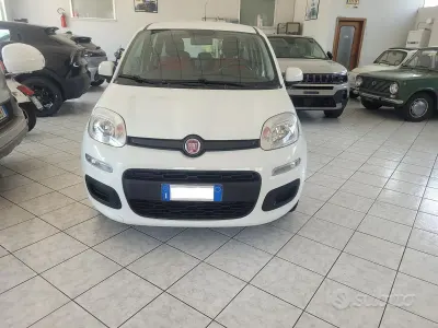 Usata Fiat Panda Lounge 69 CV (50 kW) 2017 Bianco Utilitaria