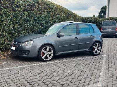 Usado VW Golf V GTI 200 CV (147 kW) 2007 Gris Berlina