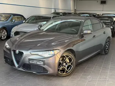 Usata Alfa Romeo Giulia 160 CV (117 kW) 2020 Grigio Berlina
