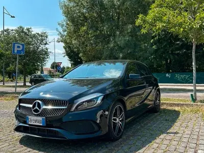 Usata Mercedes A250 211 CV (155 kW) 2016 Nero Utilitaria