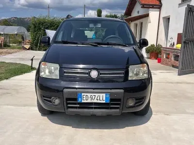 Usata Fiat Panda Climbing 60 CV (44 kW) 2010 Nero Utilitaria