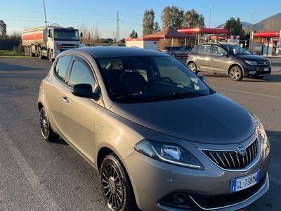 usata Lancia Ypsilon 1.0 firefly hybrid Silver s&s 70cv