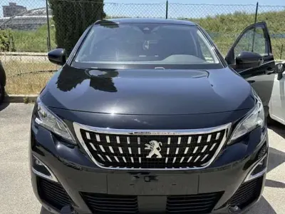 Usata Peugeot 3008 Crossway 131 CV (96 kW) 2019 Nero SUV