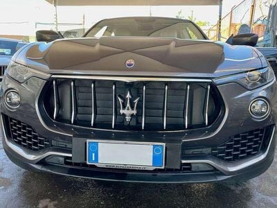 Usata Maserati Levante 275 CV (202 kW) 2017 Grigio SUV