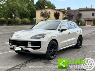 Usata Porsche Cayenne Sport 352 CV (258 kW) 2025 Bianco SUV