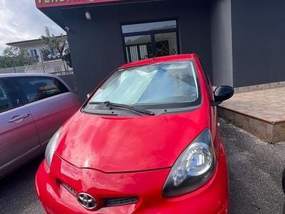 Usata Toyota Aygo 68 CV (50 kW) 2009 Rosso Utilitaria