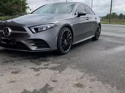 Usata Mercedes A180 Premium 116 CV (85 kW) 2019 Grigio Berlina