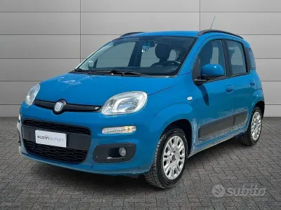 Usata Fiat Panda Lounge 69 CV (50 kW) 2012 Blu Utilitaria