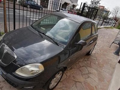 Usata Lancia Ypsilon 75 CV (55 kW) 2004 Nero Utilitaria