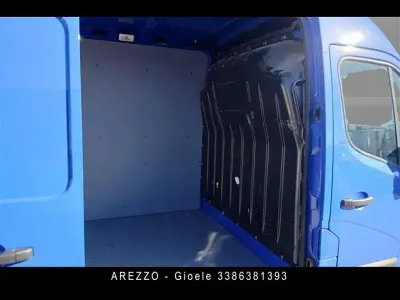 Usata Renault Master 135 CV (99 kW) 2021 Blu scuro Furgone