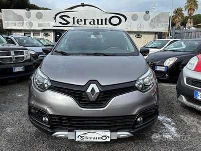 Usata Renault Captur 118 CV (86 kW) 2017 Grigio SUV