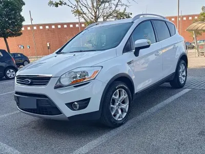 Usata Ford Kuga 140 CV (102 kW) 2012 Bianco SUV