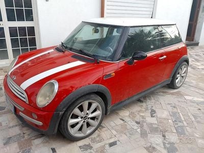 Begagnad Mini One D 75 HK (55 kW) 2003 Halvkombi