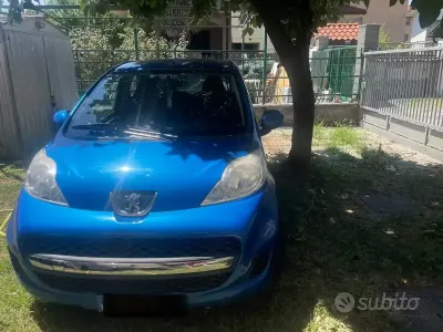 Usata Peugeot 107 68 CV (50 kW) 2010 Bluazzurro Utilitaria