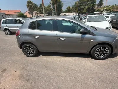 Usata Fiat Bravo 120 CV (88 kW) 2012 Argento Utilitaria