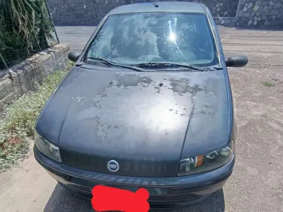 Usata Fiat Punto 80 CV (58 kW) 2001 Blu/azzurro Utilitaria