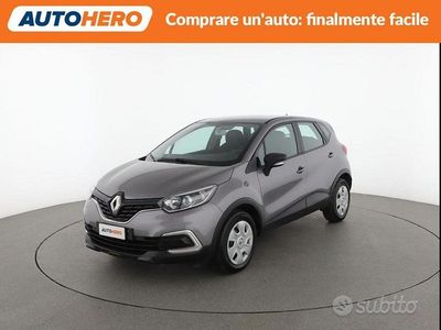 Usata Renault Captur Life 90 CV (66 kW) 2017 Grigio SUV