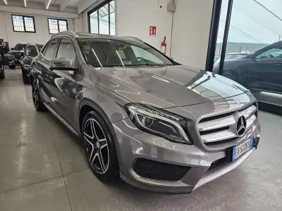 Usata Mercedes GLA250 Premium 211 CV (155 kW) 2014 Grigio SUV