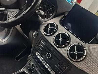 Begagnad Mercedes B180