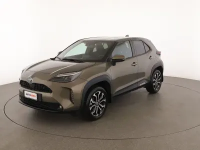 Usata Toyota Yaris Trend 116 CV (85 kW) 2022 Oro Utilitaria