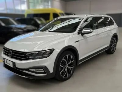 Usata VW Passat Alltrack 200 CV (147 kW) 2021 Bianco Station wagon