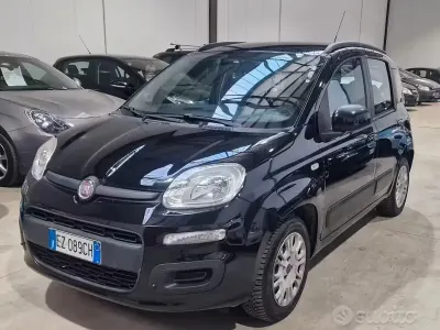 Usata Fiat Panda Lounge 69 CV (50 kW) 2013 Nero Utilitaria