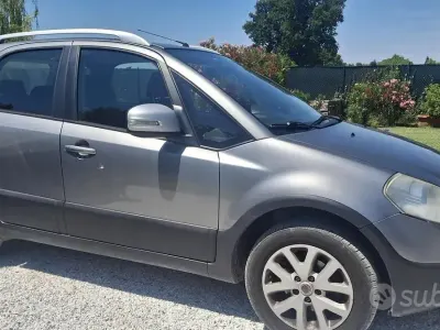 Usata Fiat Sedici Dynamic 120 CV (88 kW) 2012 Grigio SUV
