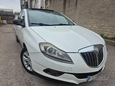 Usata Lancia Delta 120 CV (88 kW) 2011 Bianco Utilitaria