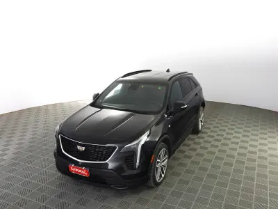 Usata Cadillac XT4 174 CV (127 kW) 2022 Stellar black SUV