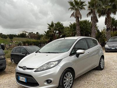 Usata Ford Fiesta 67 CV (49 kW) 2011 Grigio Utilitaria