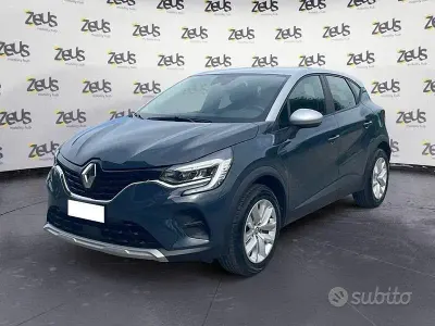 Usata Renault Captur Equilibre 101 CV (74 kW) 2023 Bluazzurro SUV