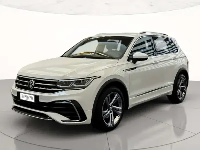 Usata VW Tiguan R-line 150 CV (110 kW) 2024 Pure white SUV